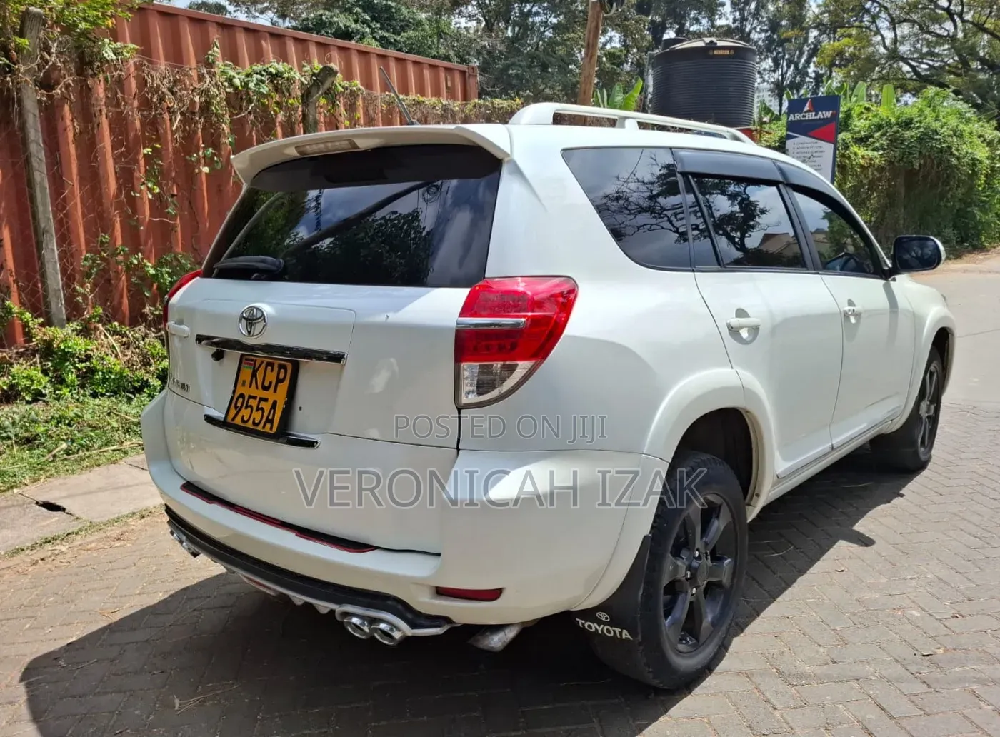 Toyota Vanguard 2010 White