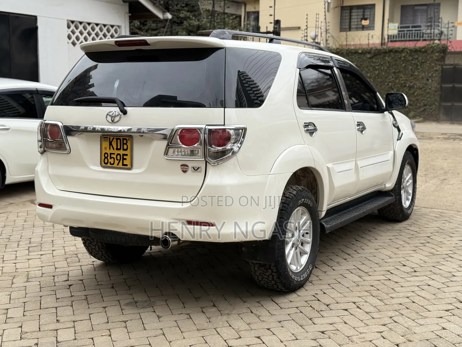 Toyota Fortuner 2013 Pearl