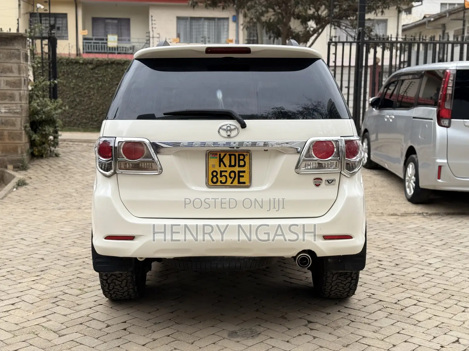Toyota Fortuner 2013 Pearl
