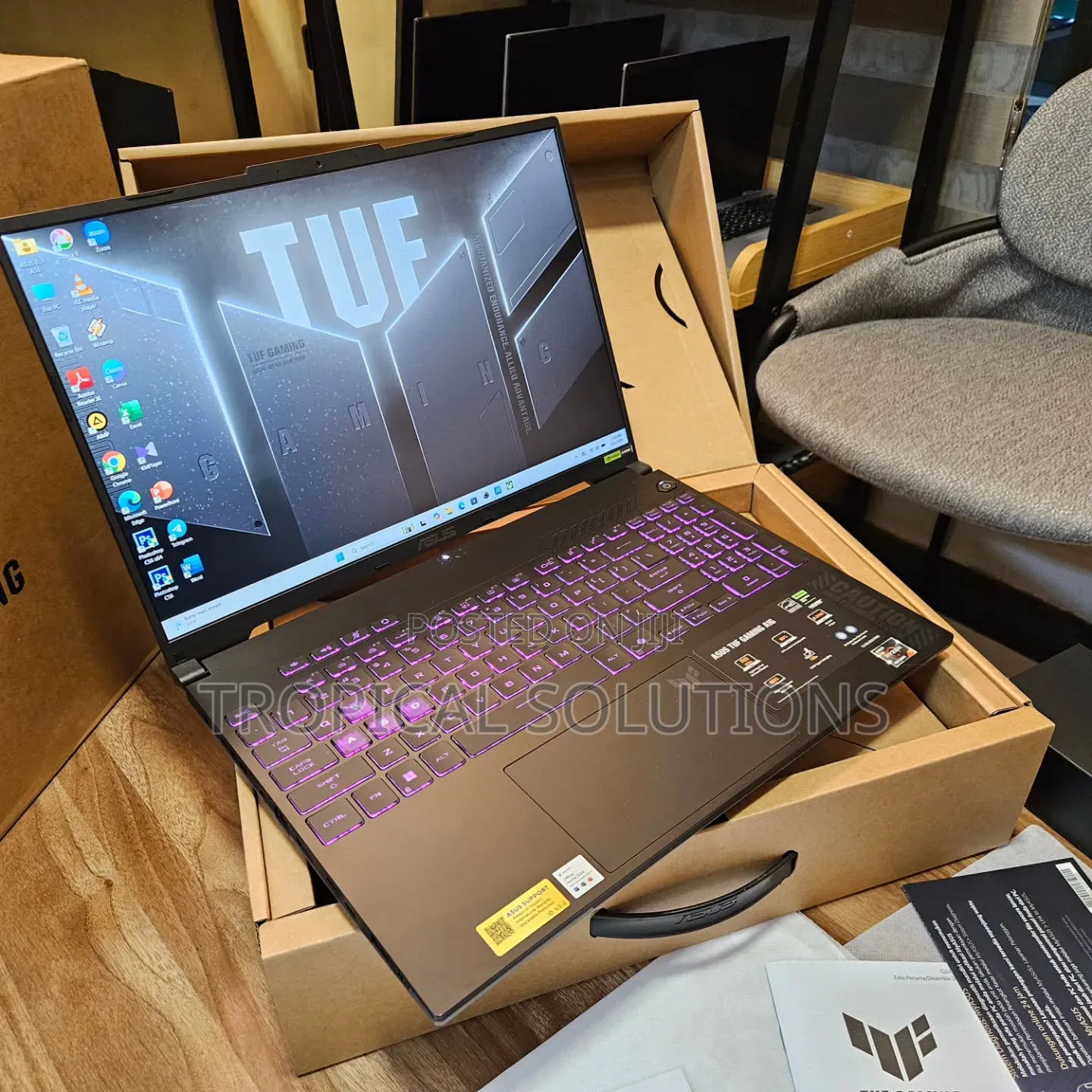 New Laptop Asus TUF Gaming A16 16GB AMD Ryzen 7 SSD 512GB