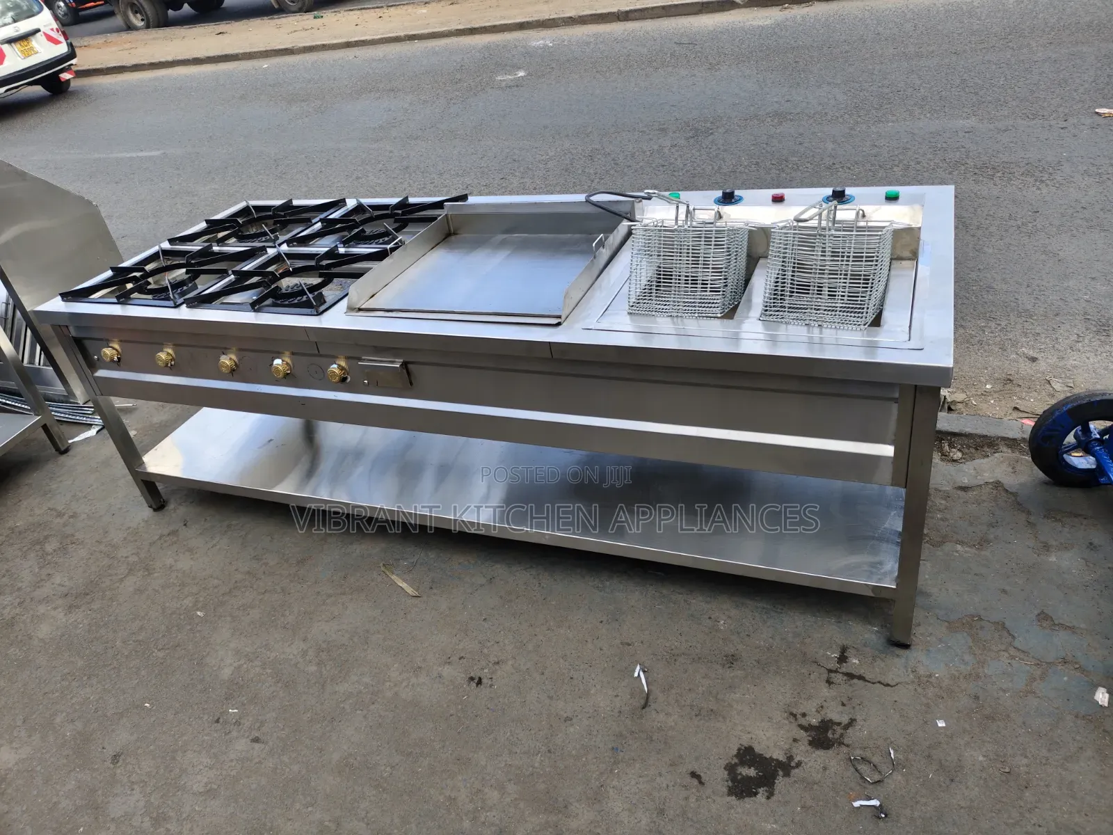 4‐Burner Combined Unit + Griddle + Double Fryer – All‐in‐One Cooker