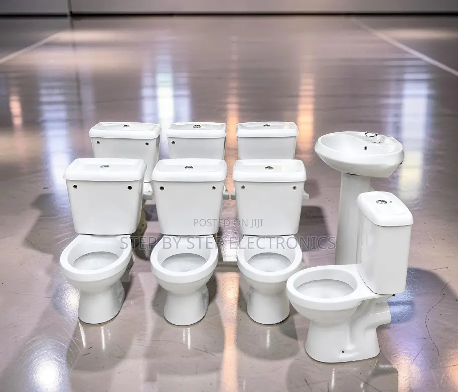 Modern White Ceramic Toilet With Powerful Siphonic Flushing System