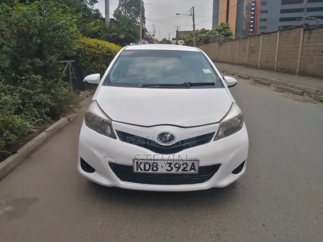 Toyota Vitz 2013 White