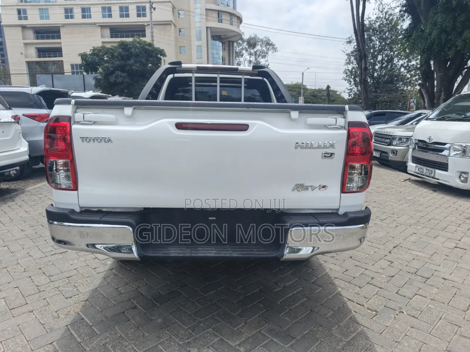 Toyota Hilux 2019 White