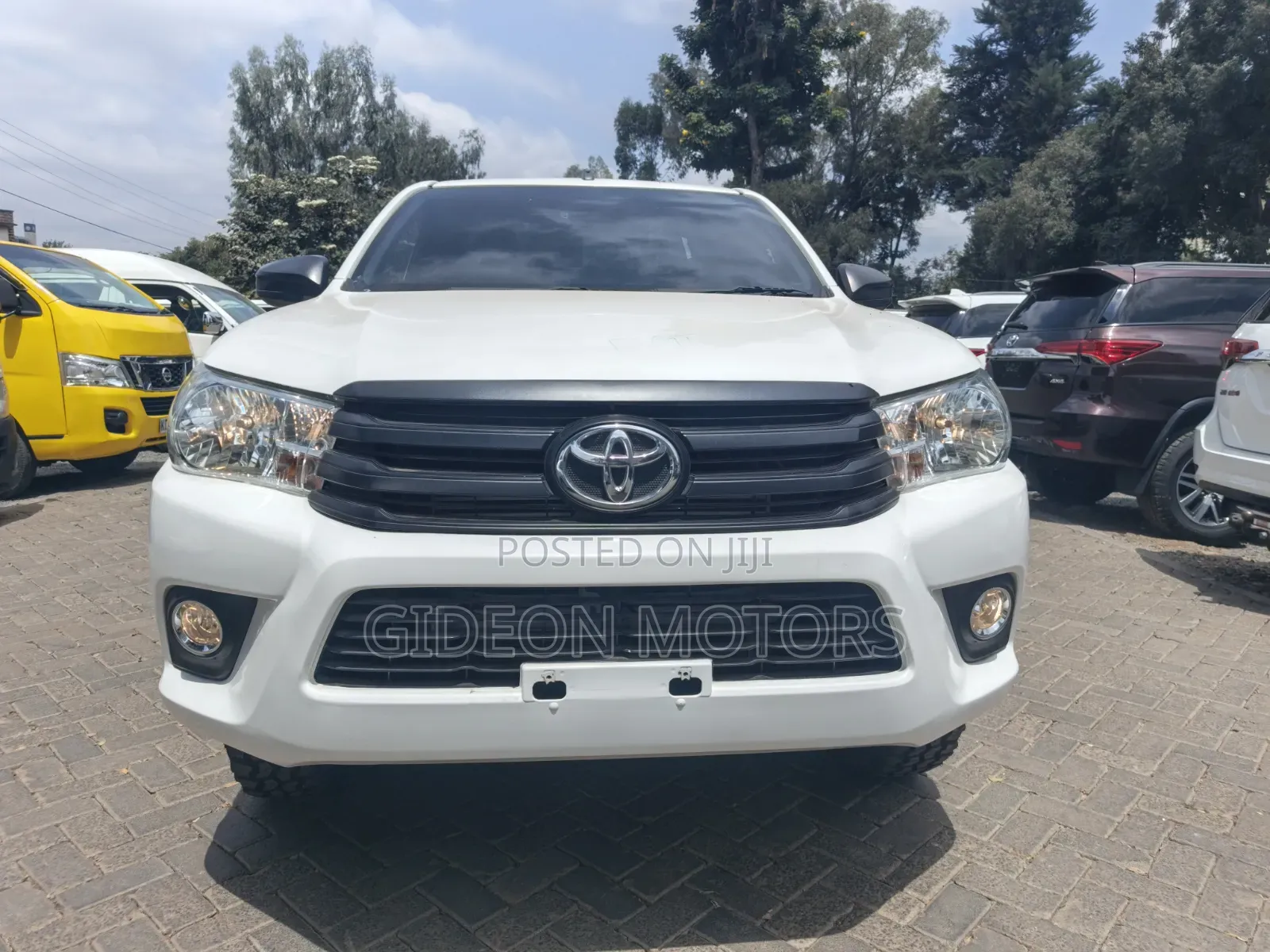 Toyota Hilux 2019 White
