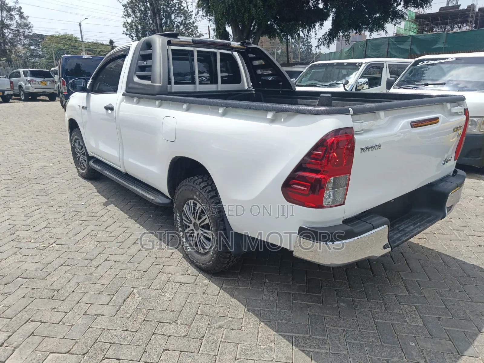 Toyota Hilux 2019 White