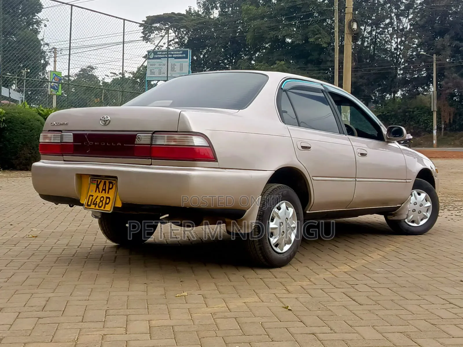 Toyota Corolla 1997 Gold