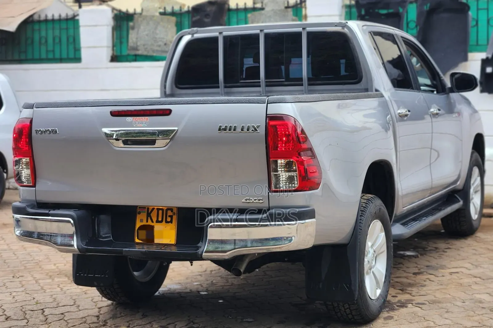 Toyota Hilux 2020 Silver