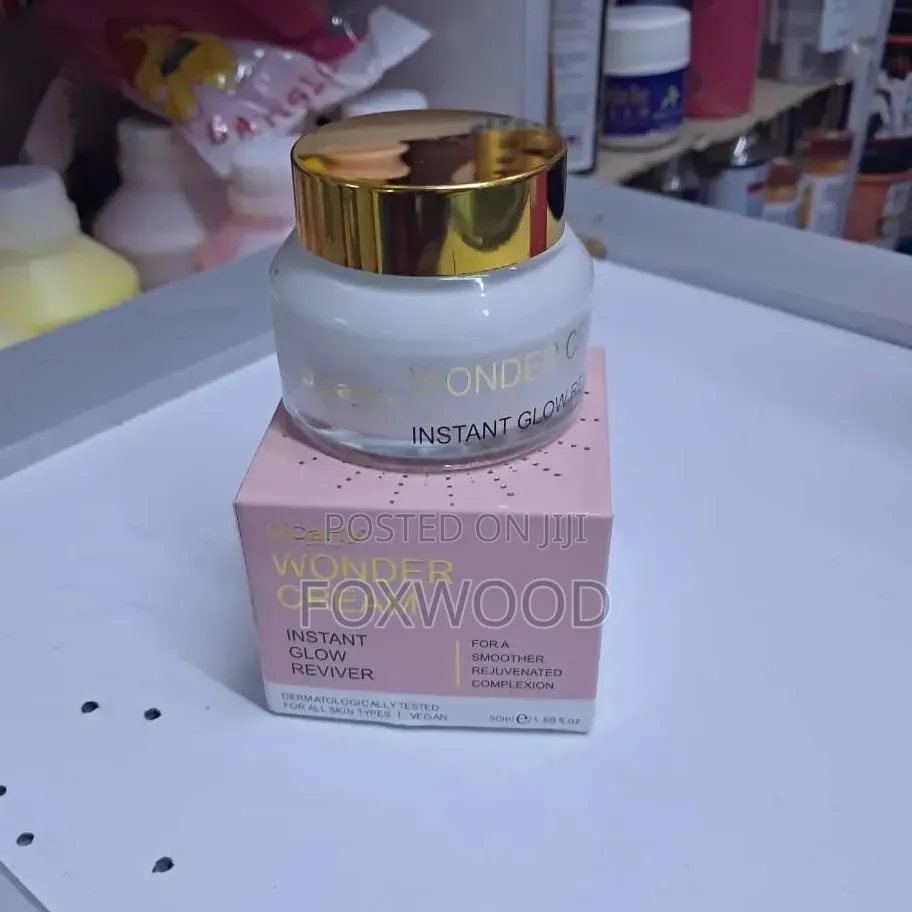 O'Carly Wonder Cream Instant Glow Reviver.