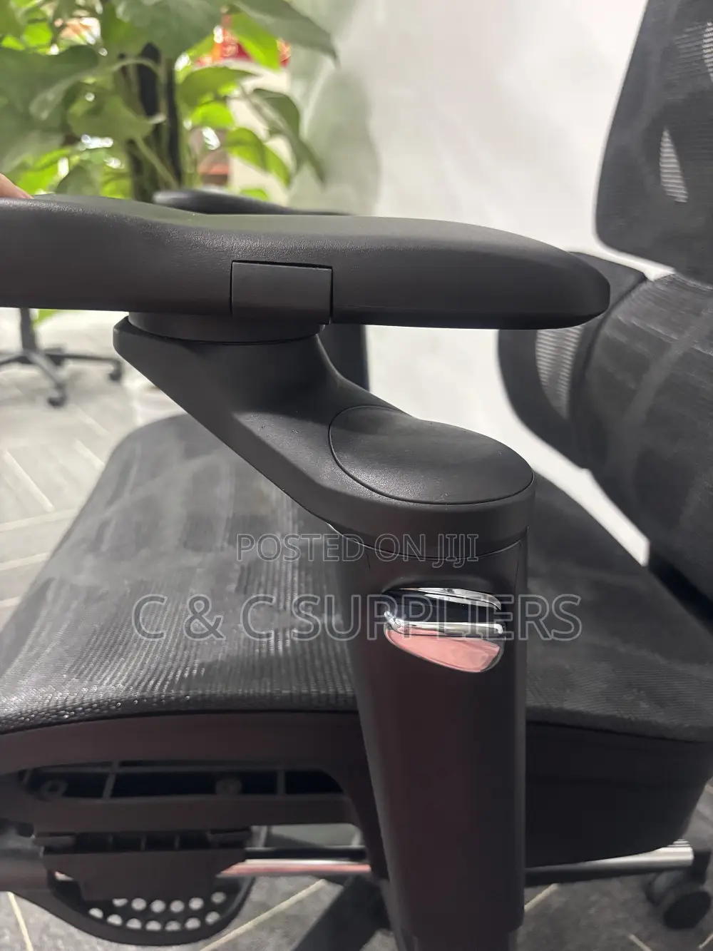 Executive Mesh Chair With Footrest