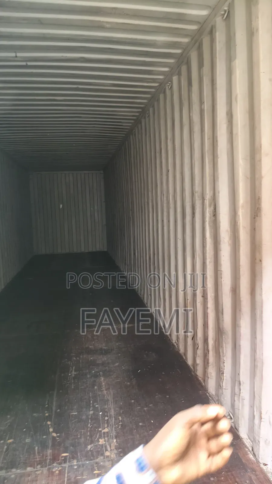 In Search of a Clean of 40ft Container? Reach Out