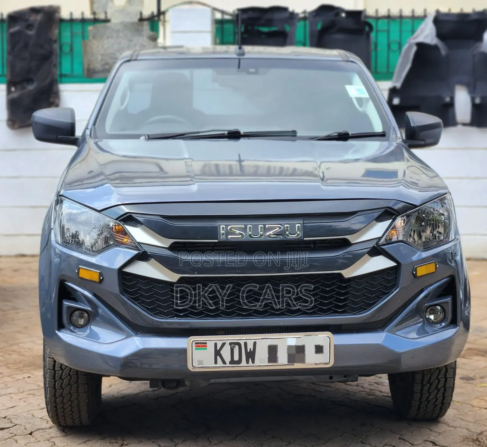 Isuzu D-MAX 2025 Gray