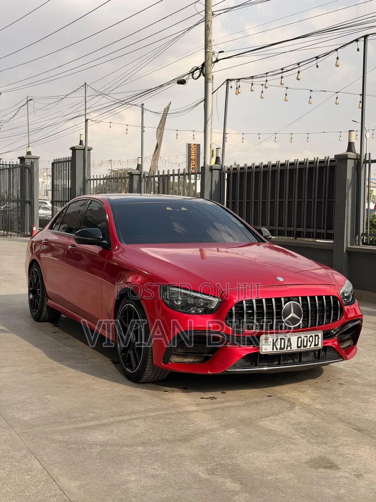 Mercedes-Benz E220 2016 Red