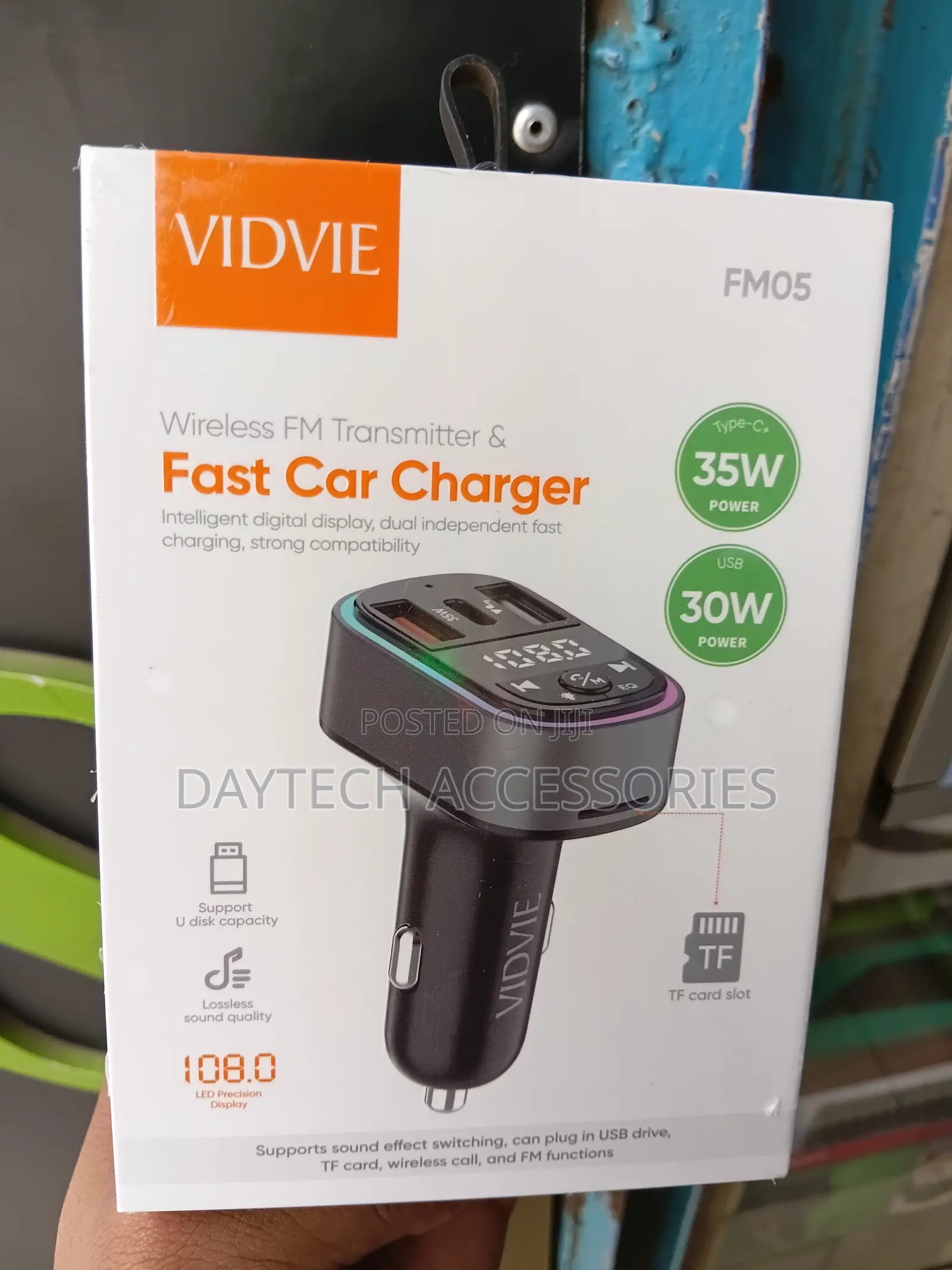 VIDVIE FM05 Wireless FM Transmitter and Fast Car Charger - Black