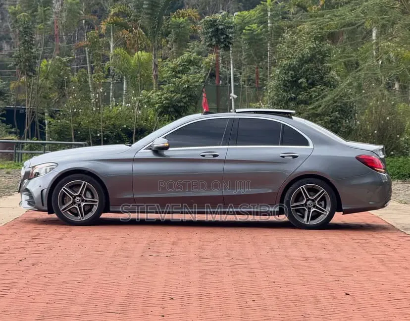 Mercedes-Benz C200 2019 Gray
