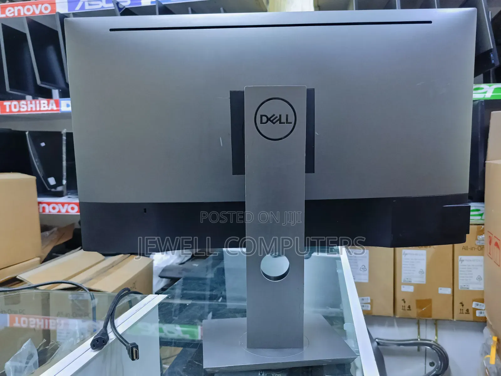 Dell UltraSharp U2718Q (3840*2160p) Display 27inch IPS Monitor
