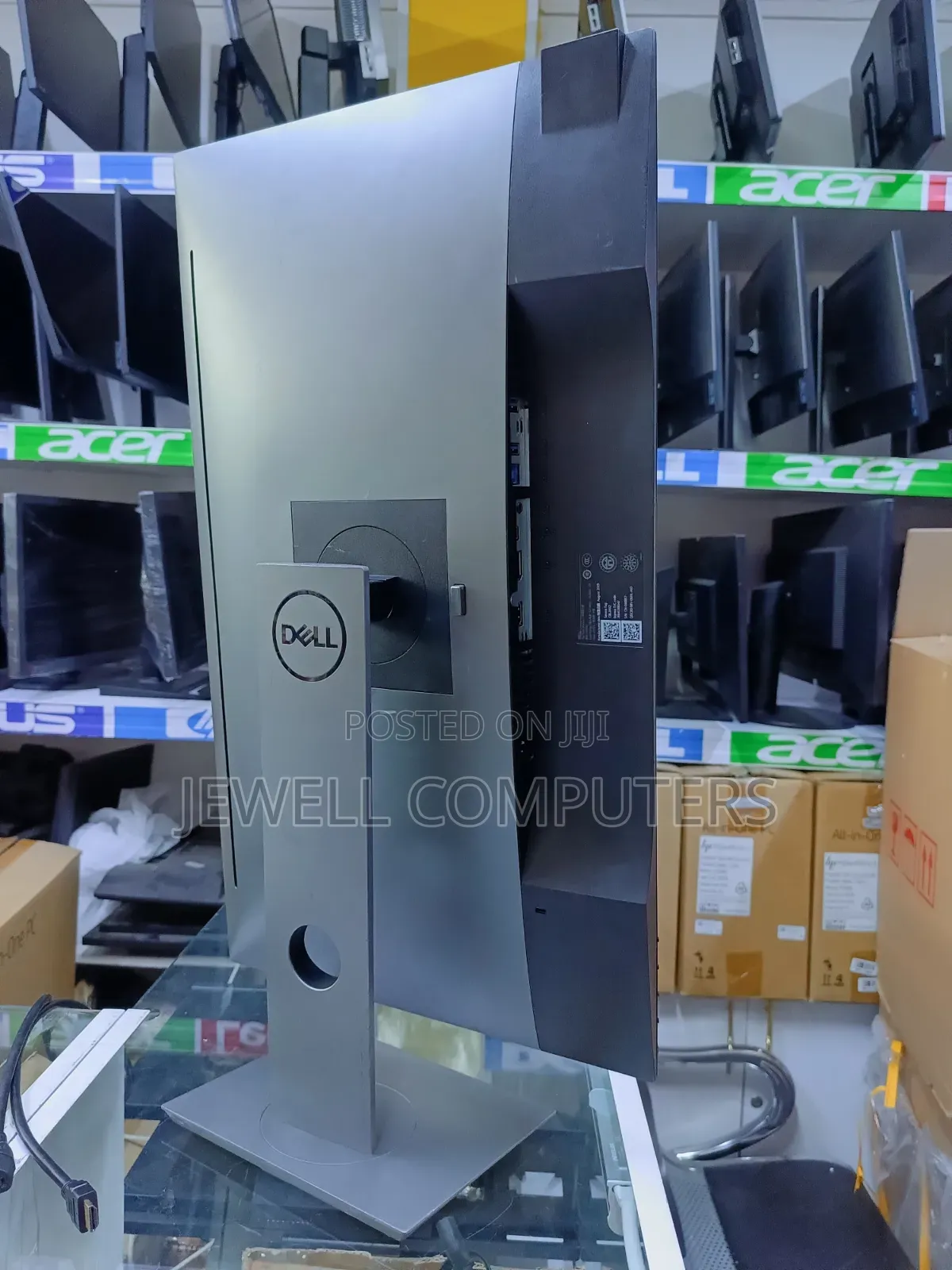 Dell UltraSharp U2718Q (3840*2160p) Display 27inch IPS Monitor