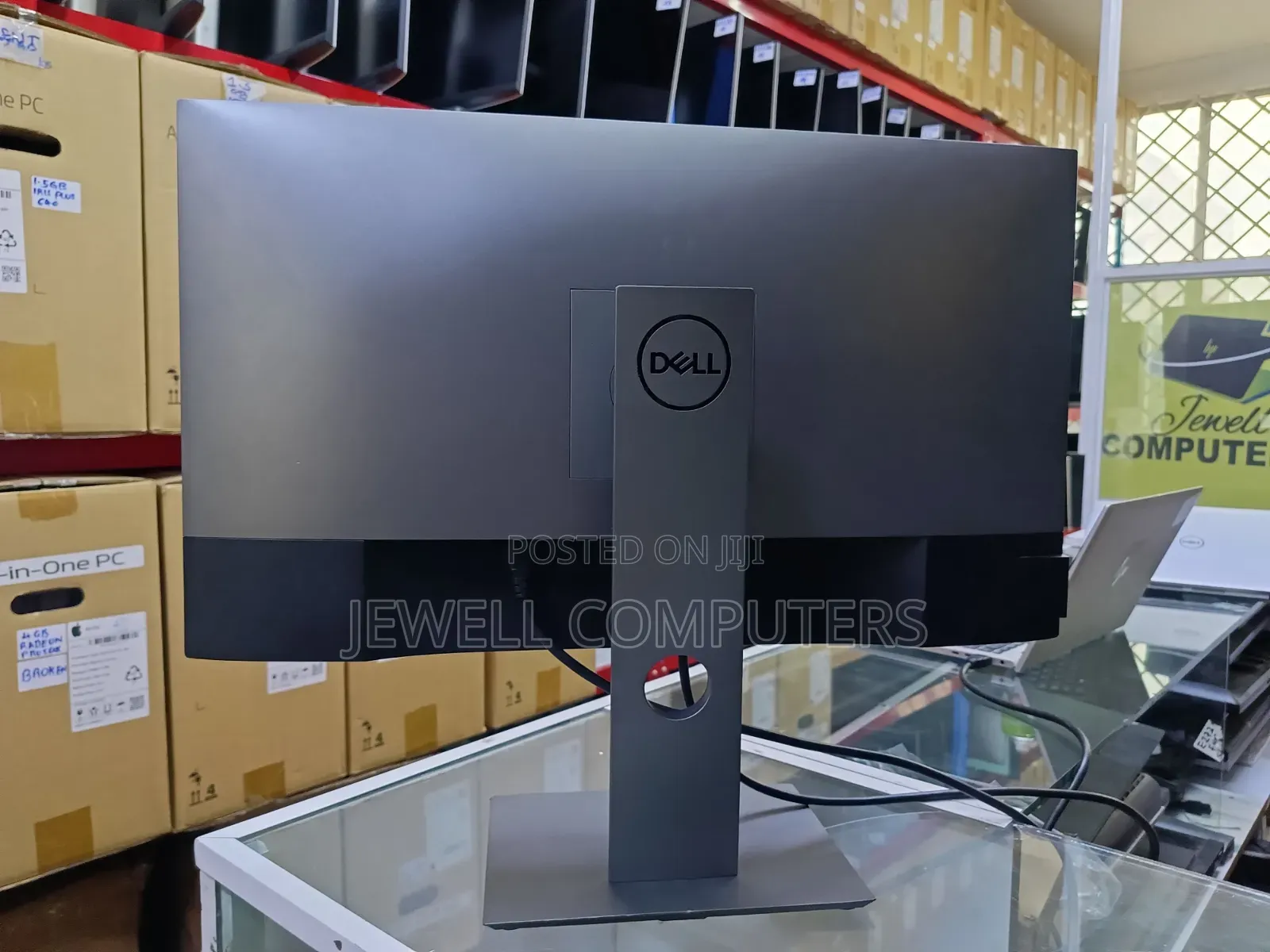 Dell UltraSharp U2720Q Display 27inch IPS Monitor USB-C Port