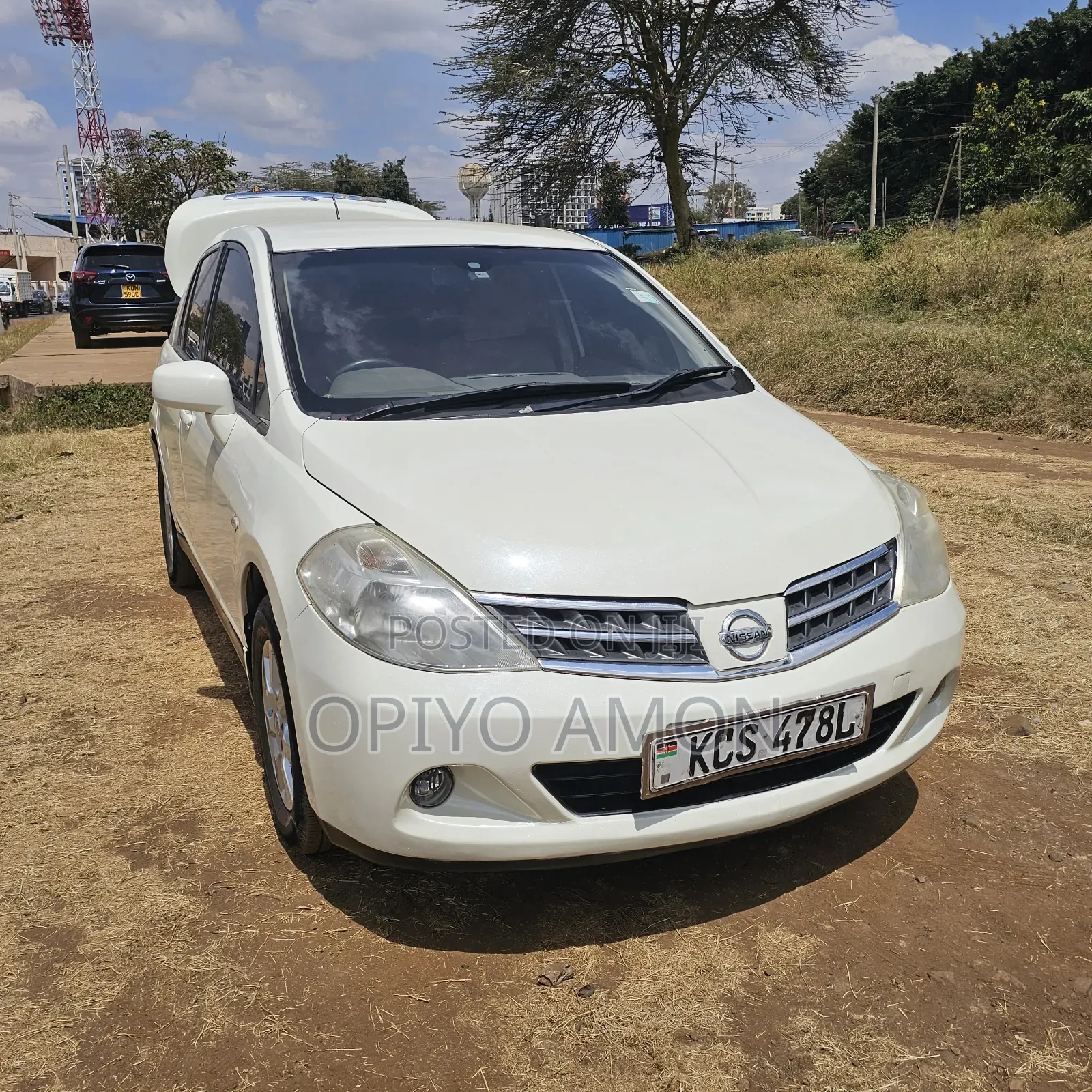 Nissan Tiida 2011 White