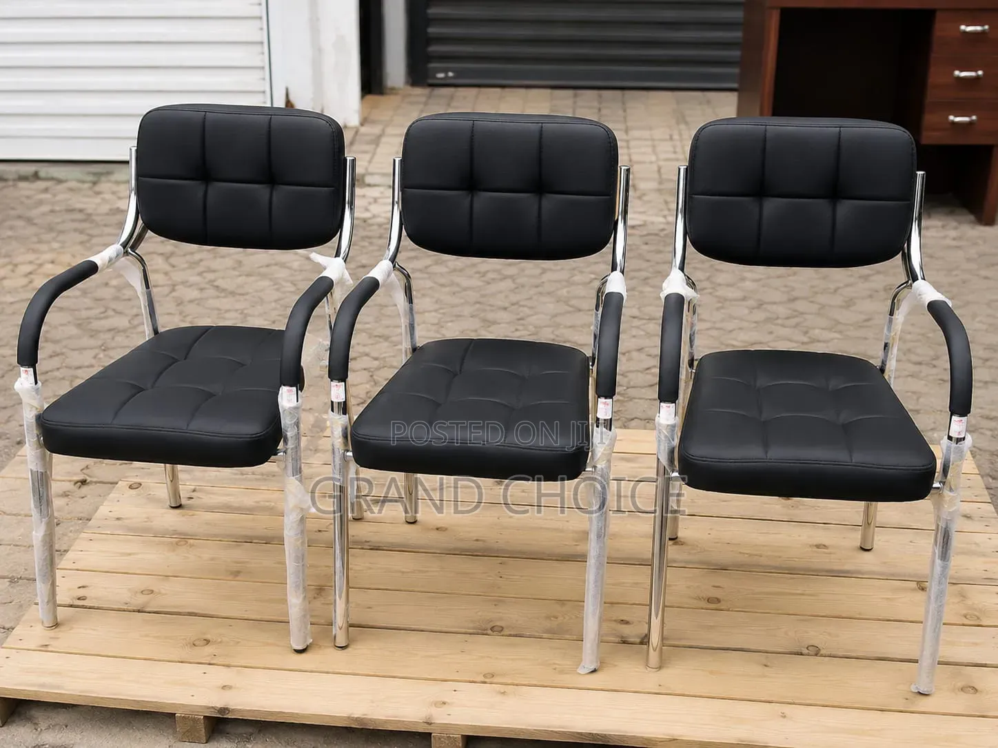 Modern Black Leather Visitors Chair