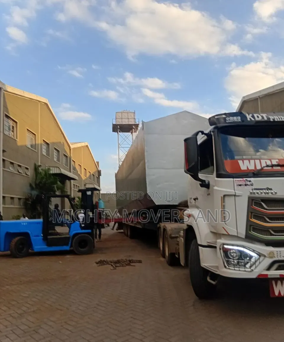 Reliable Heavy Lifting Transport Services-Forklift