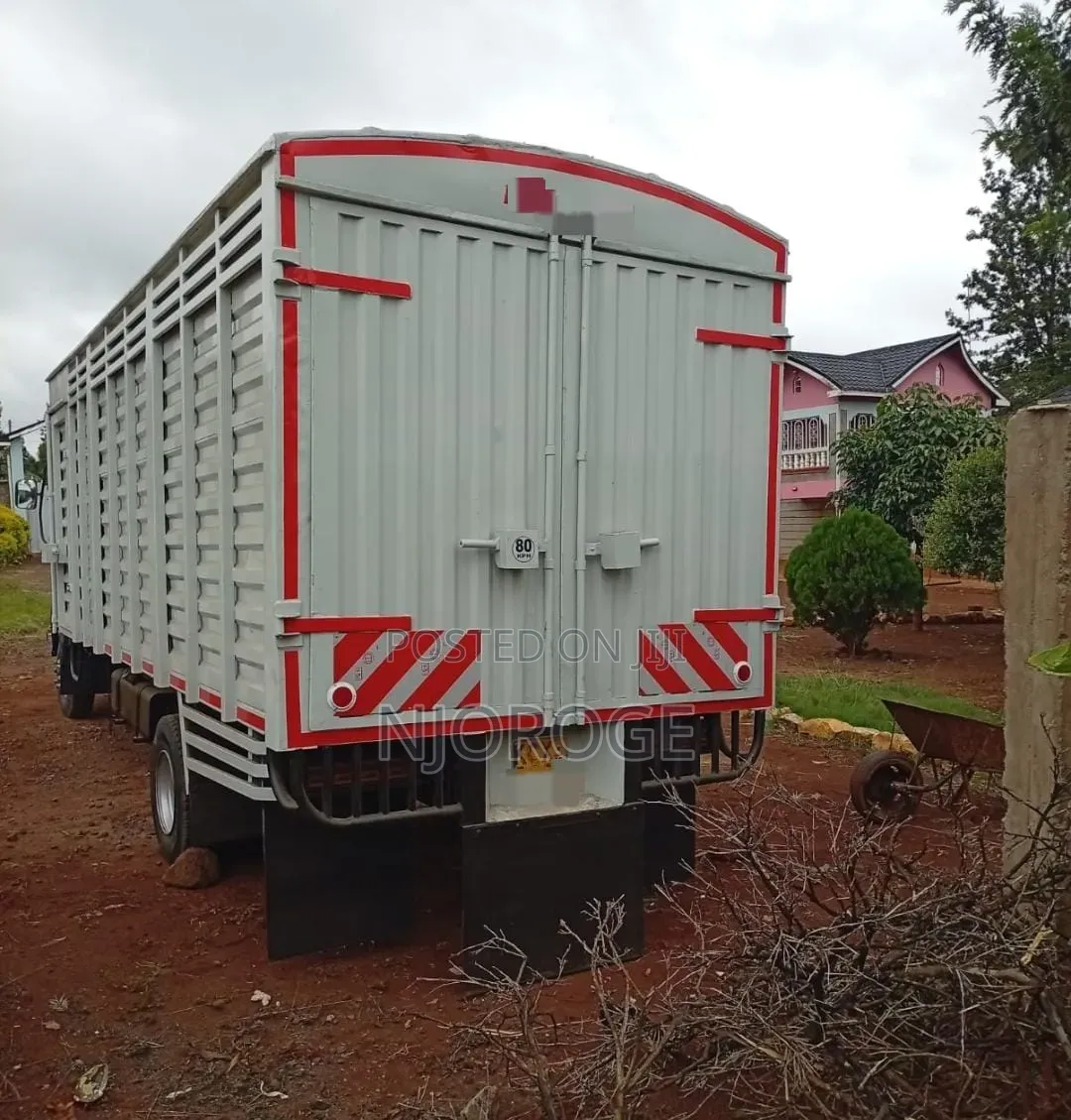 Isuzu FRR 2016 White