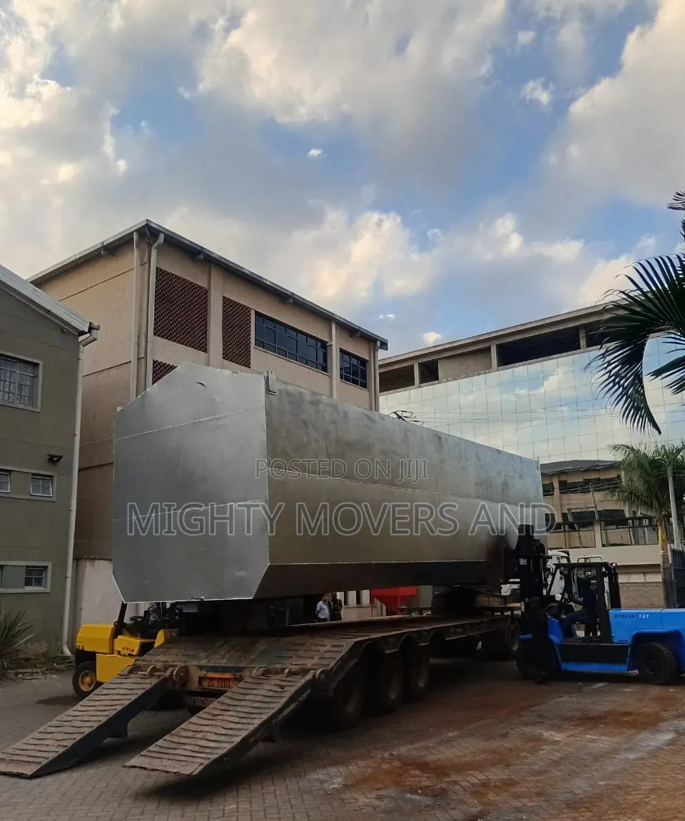 Safe Efficient Heavy Lifting Operation >;forklift Available