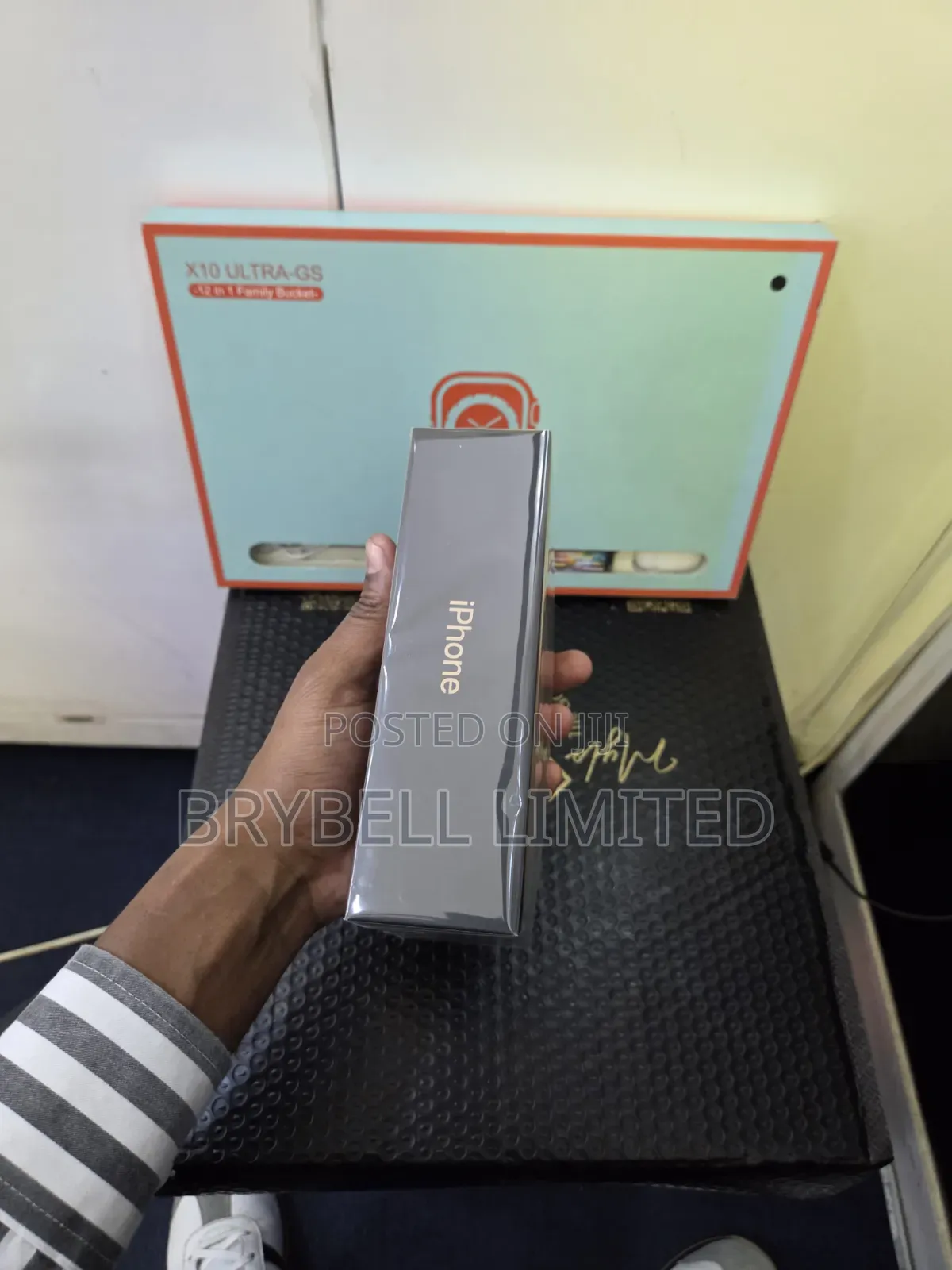 New Apple iPhone 11 Pro Max 256 GB Gold