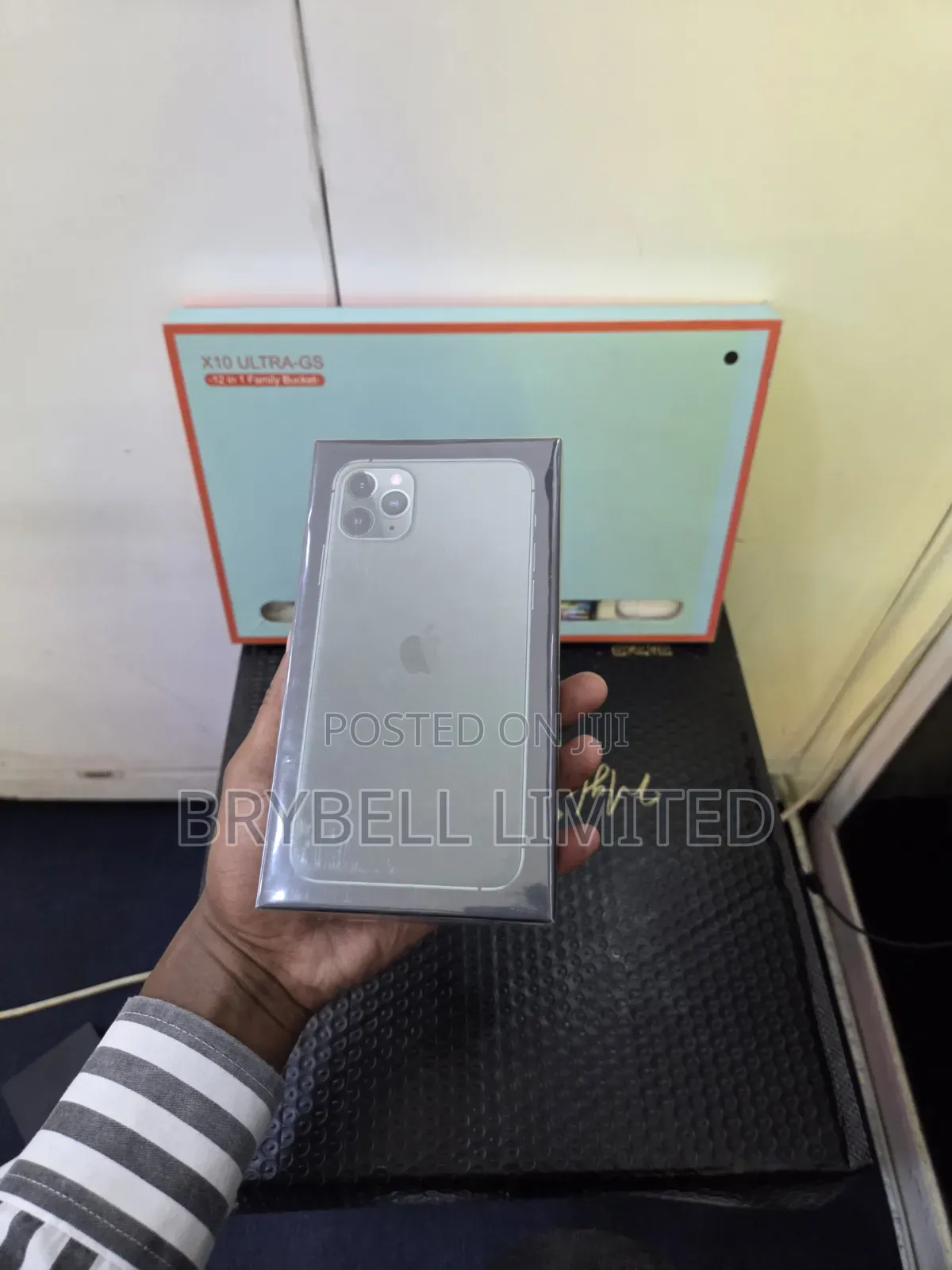 New Apple iPhone 11 Pro Max 256 GB Green
