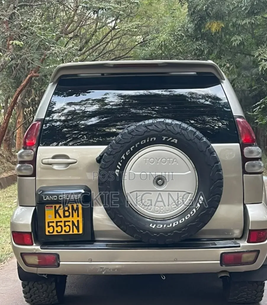 Toyota Land Cruiser Prado 2005 Gold
