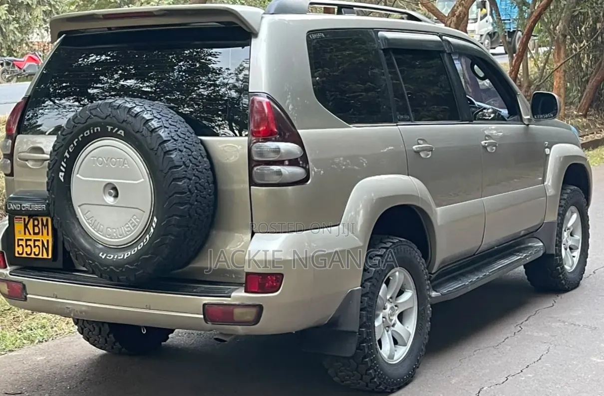Toyota Land Cruiser Prado 2005 Gold