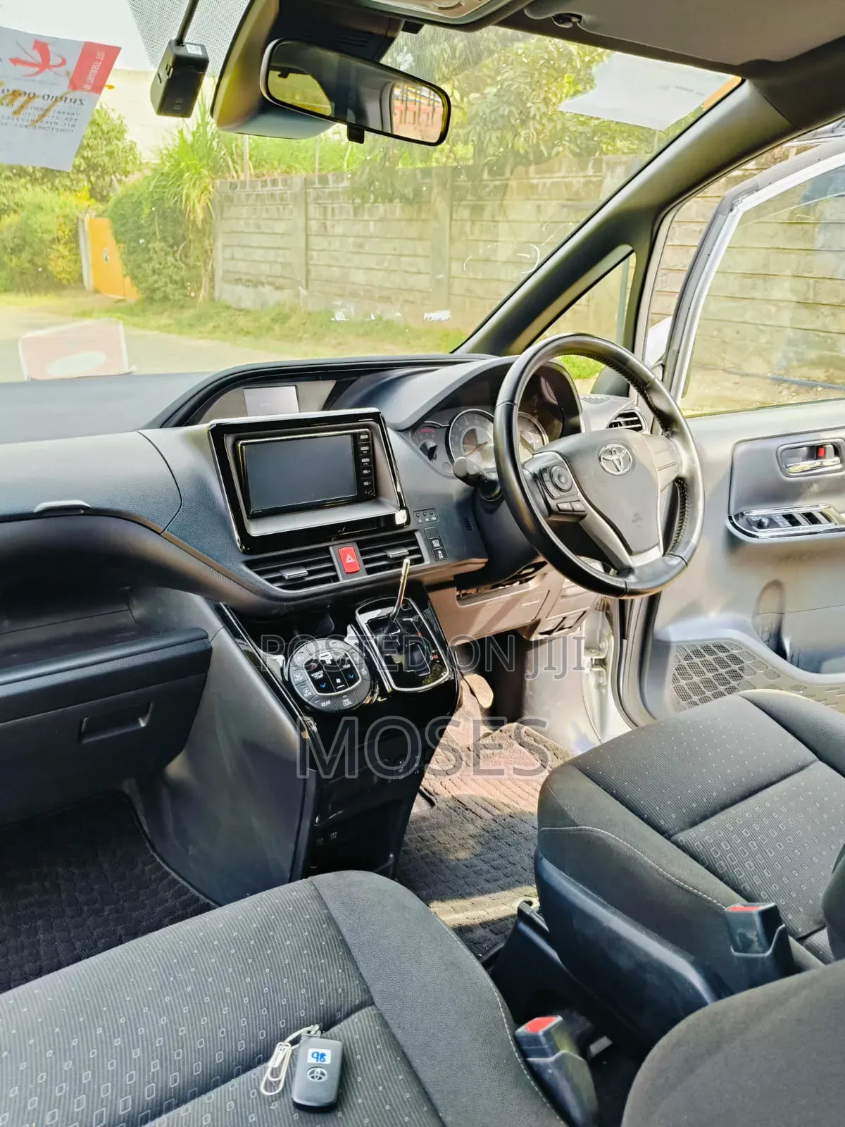 Toyota Noah 2019 Silver