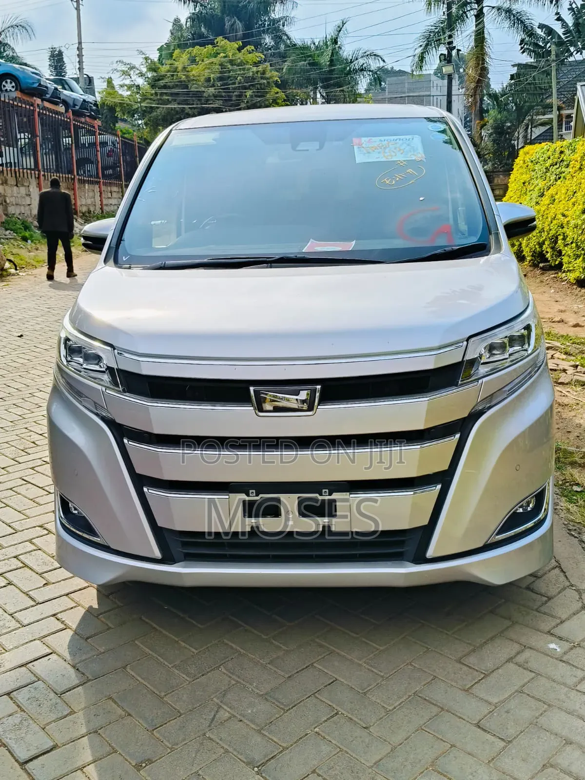 Toyota Noah 2019 Silver