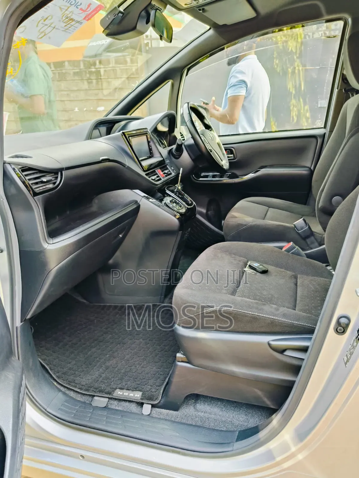 Toyota Noah 2019 Silver