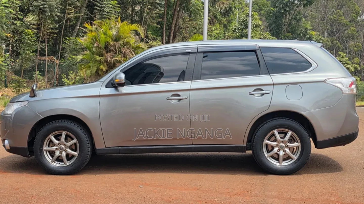 Mitsubishi Outlander 2012 Gray