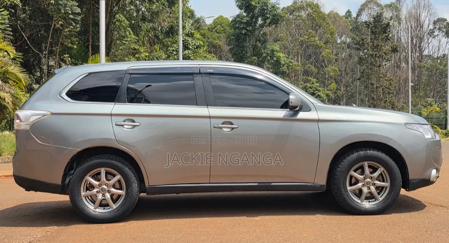 Mitsubishi Outlander 2012 Gray
