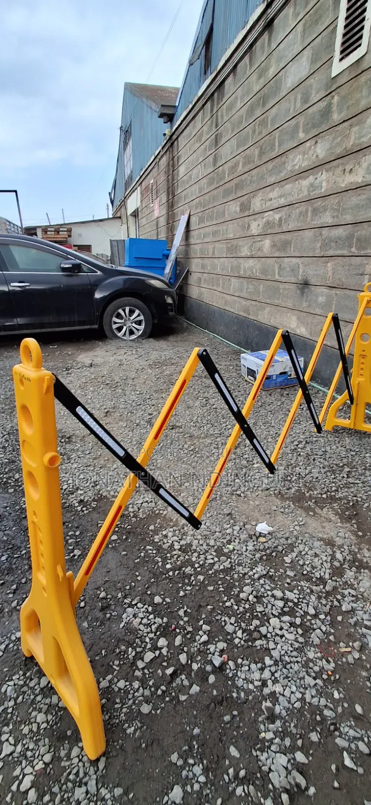 Expandable Barricade – Heavy-Duty Safety Fence