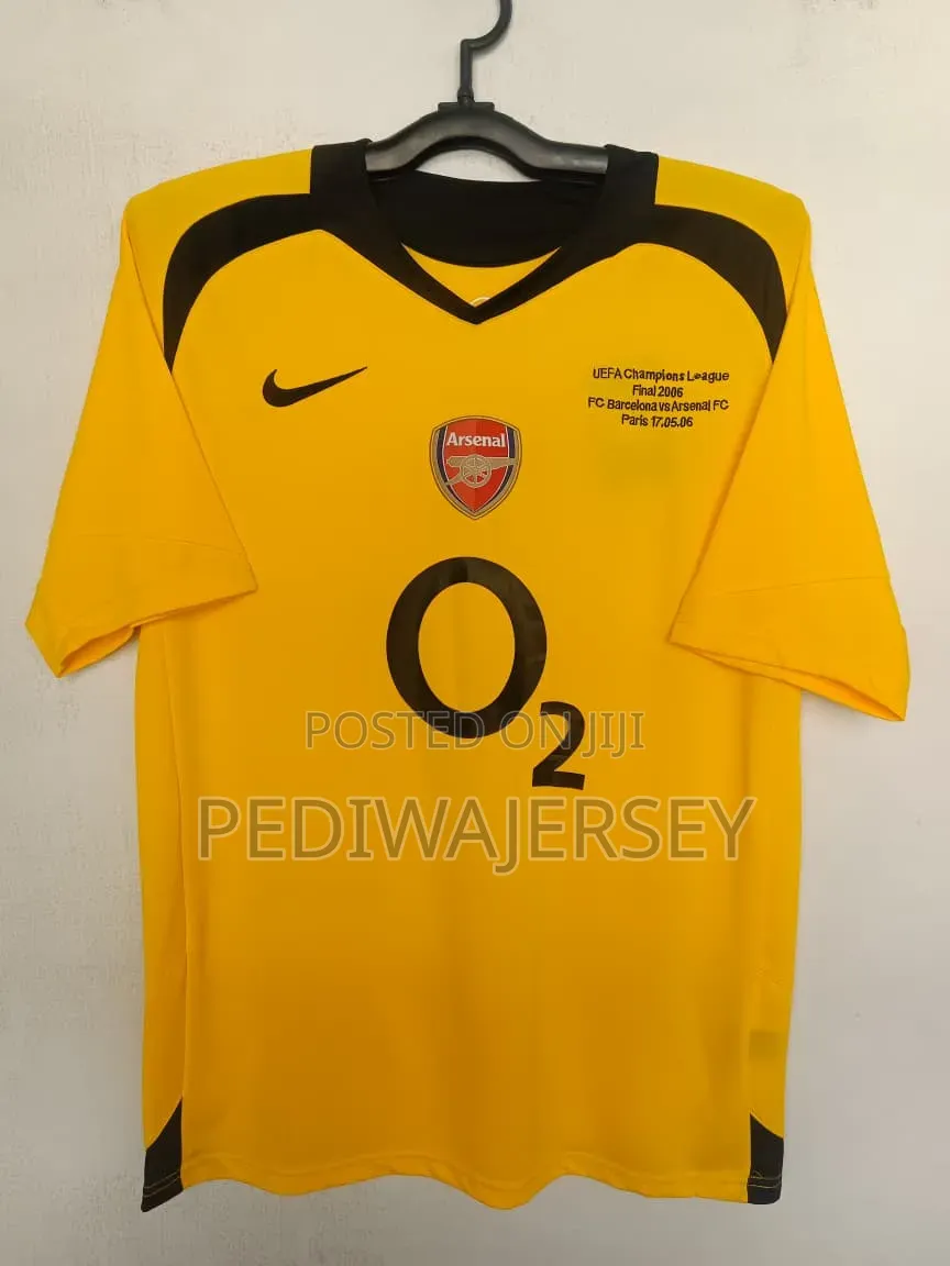 Arsenal 2005/06 Retro Kit