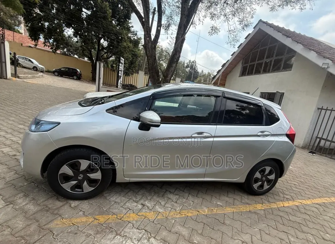 Honda Fit 2018 Silver