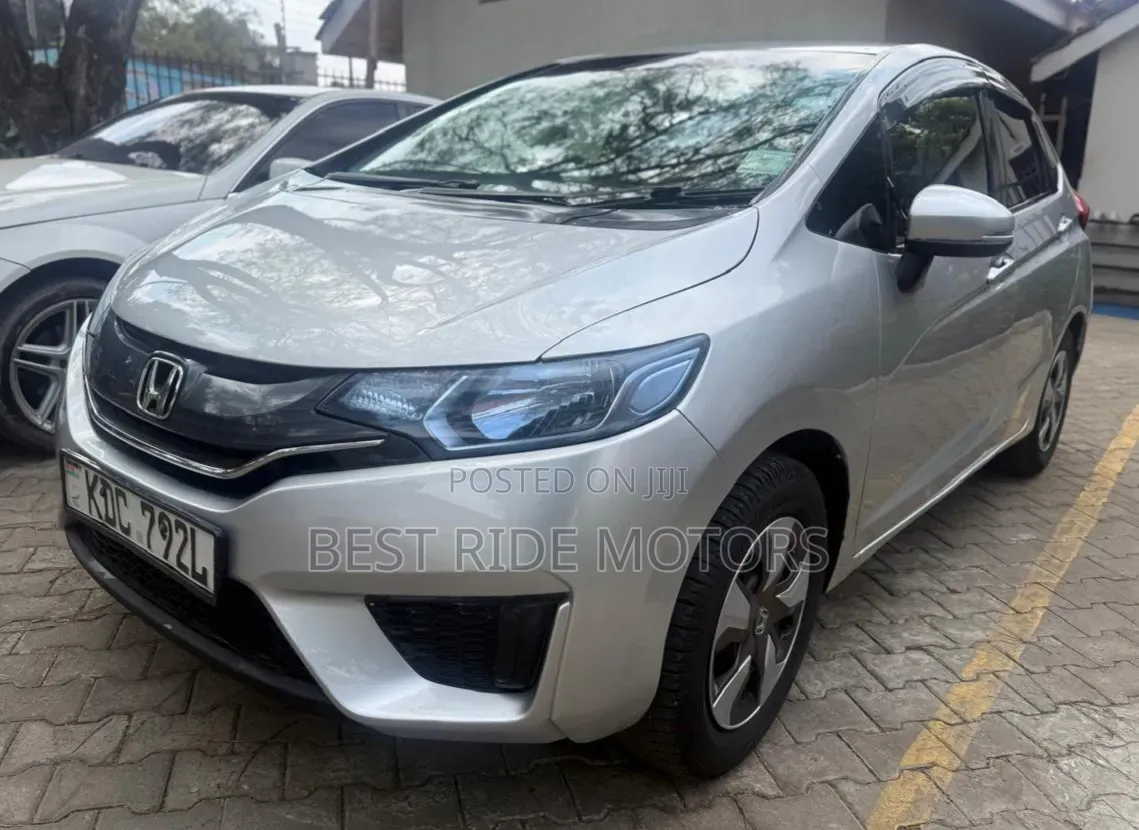 Honda Fit 2018 Silver