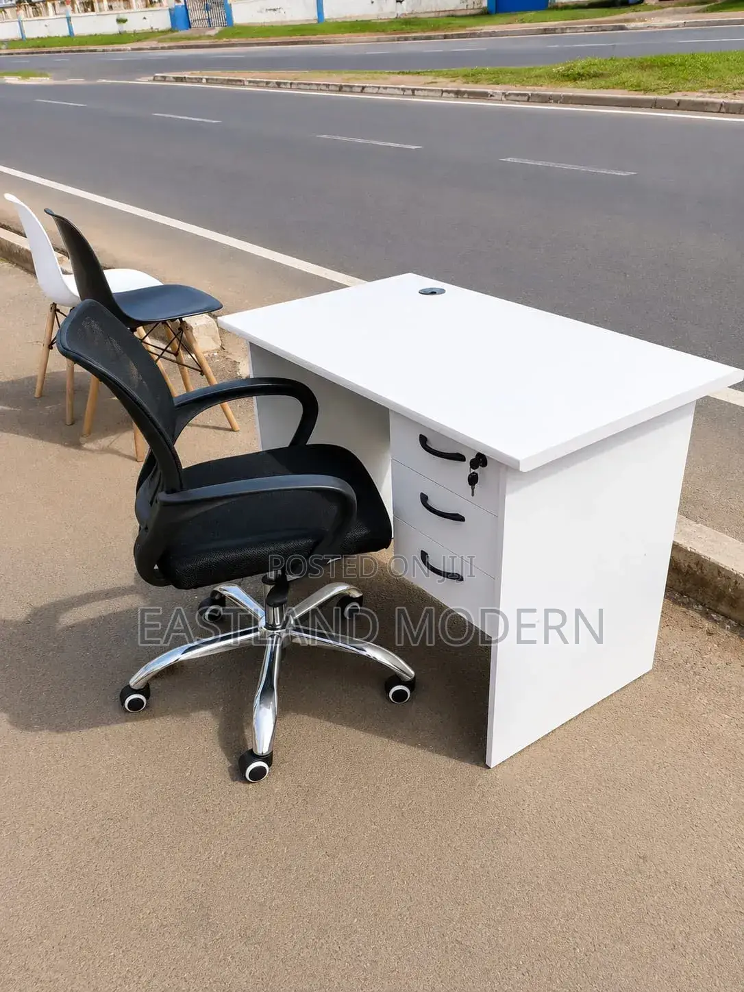 Modern 3-Drawer Office Desk With Ergonomic Mesh Chair