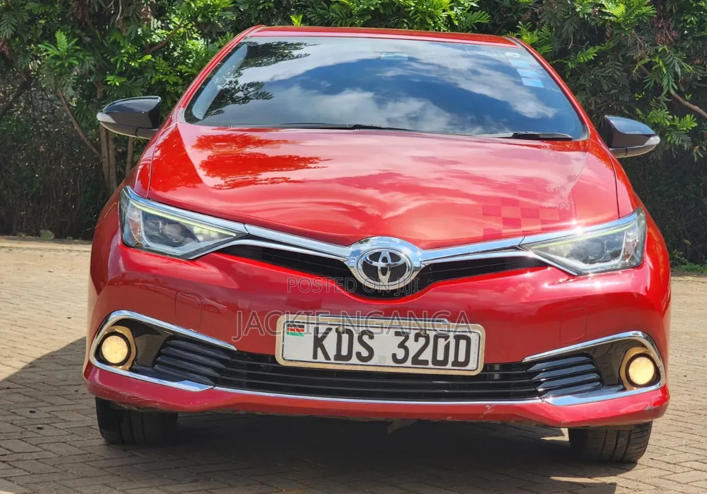 Toyota Auris 2017 Red