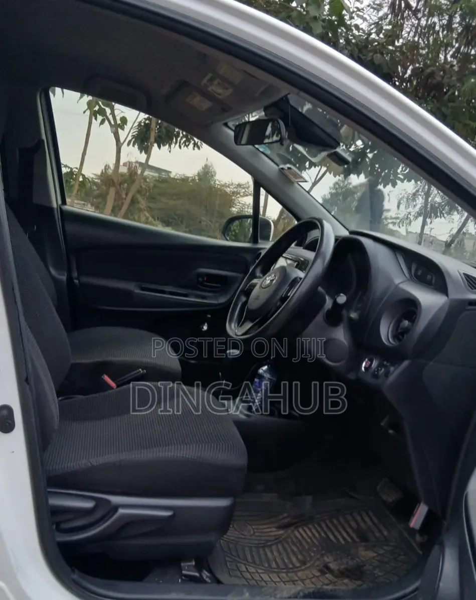 Toyota Vitz 1.0 FWD 5dr 2018 White