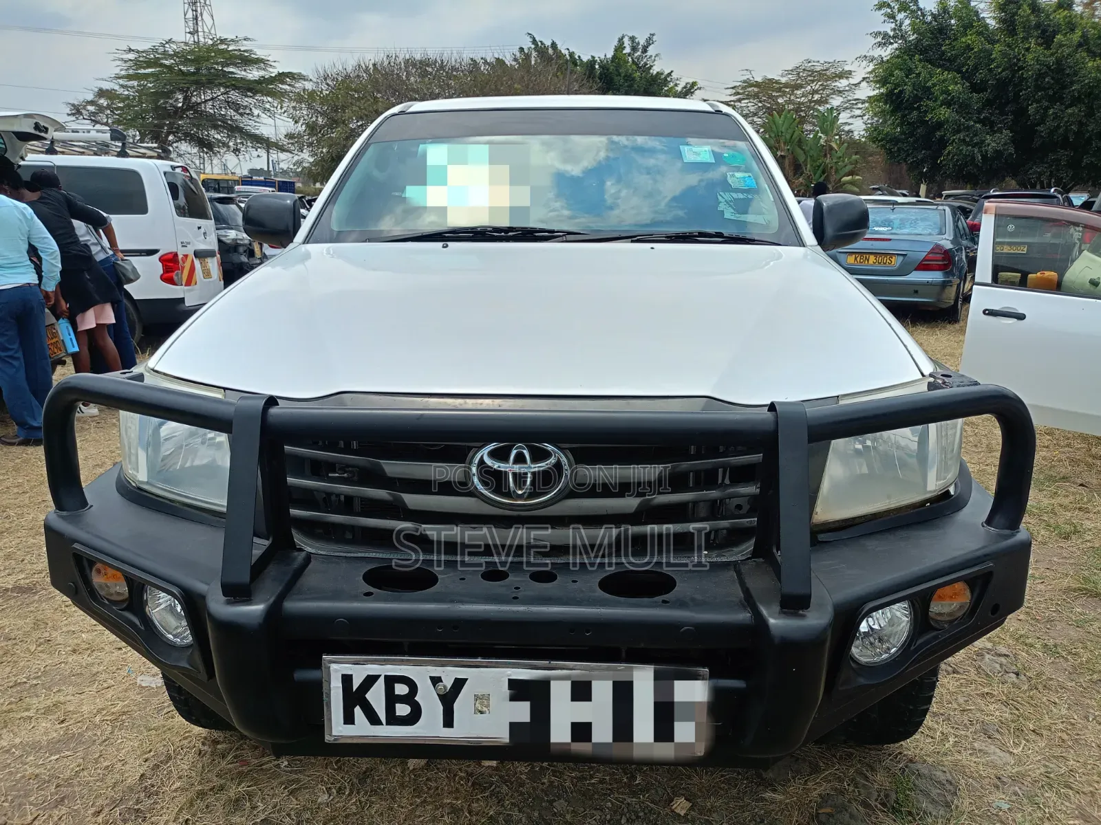 Toyota Hilux 2014 White