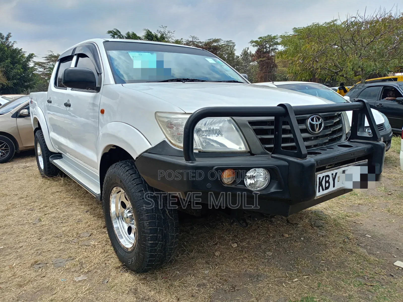 Toyota Hilux 2014 White