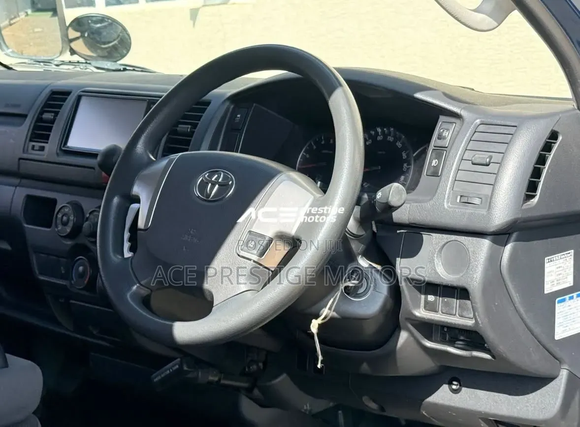 Toyota HiAce 2018 Blue