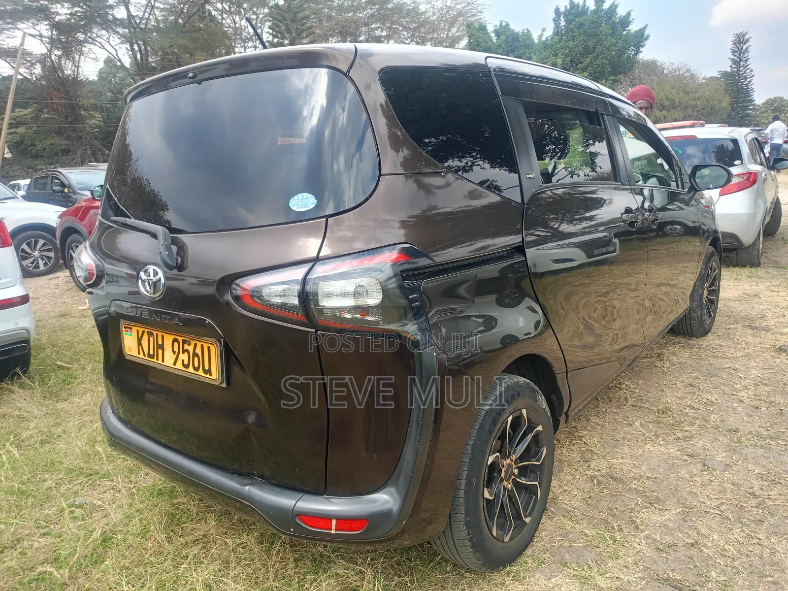Toyota Sienta 2016 Brown