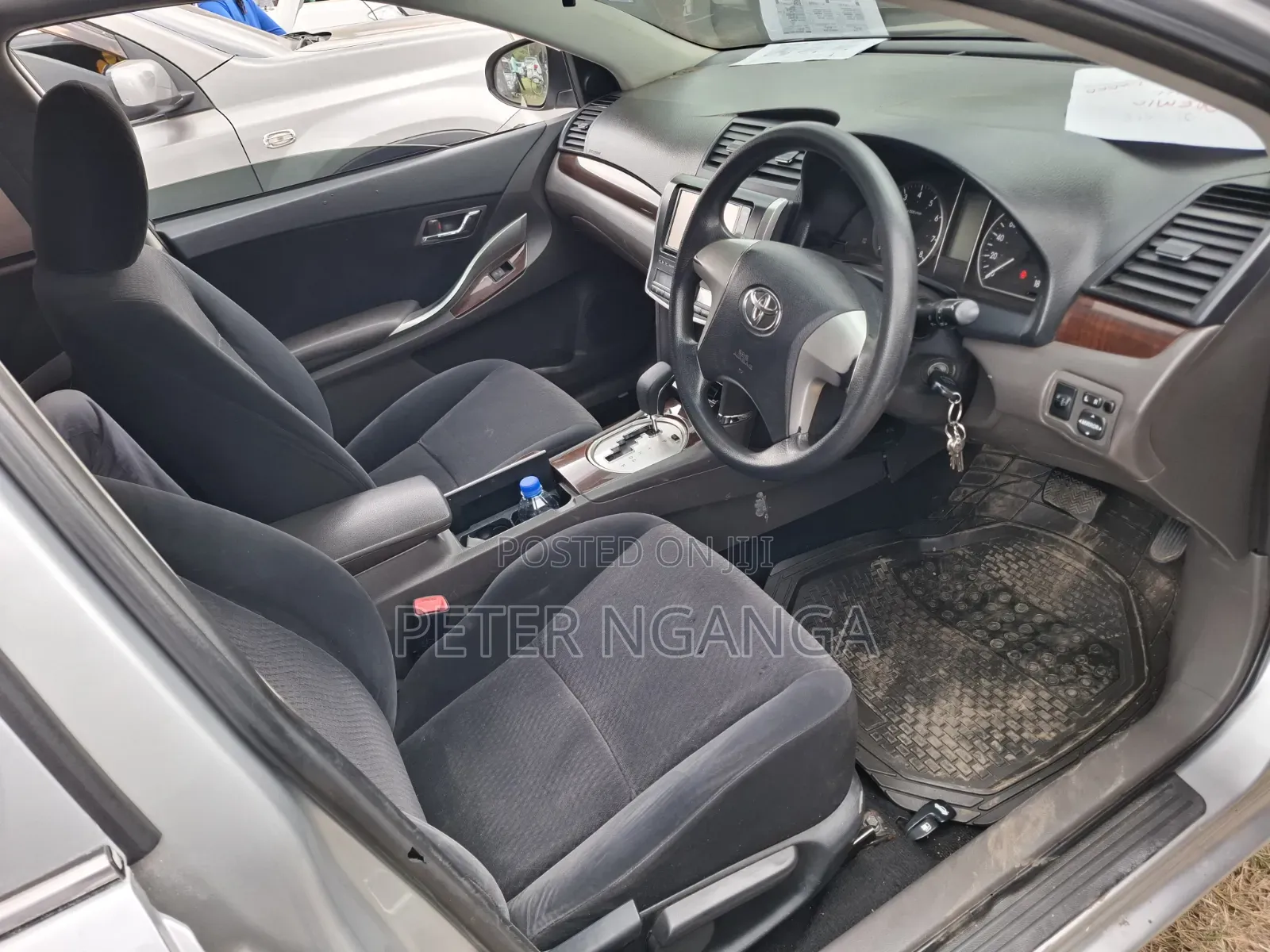 Toyota Premio 2014 Silver