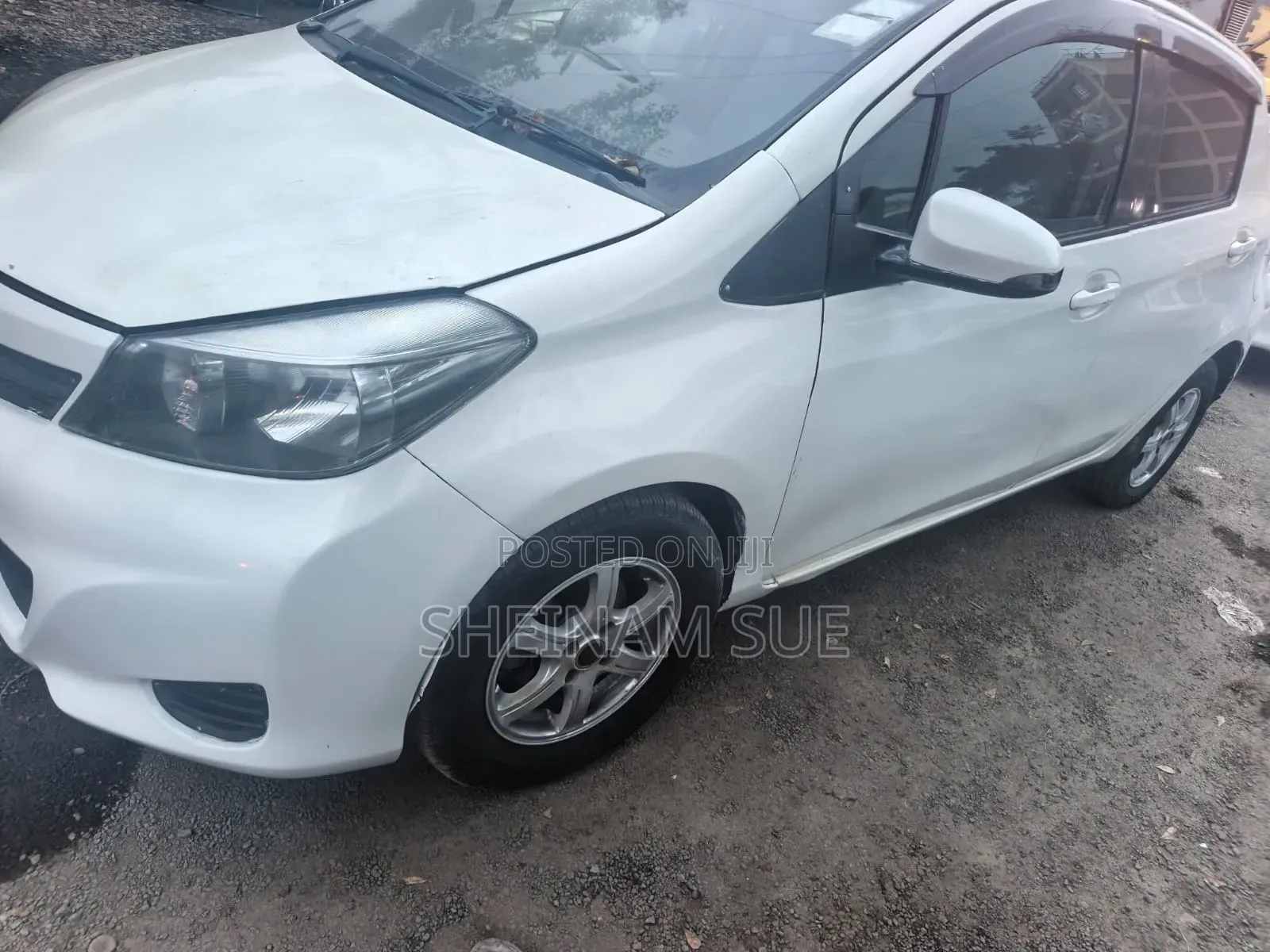 Toyota Vitz 2013 White
