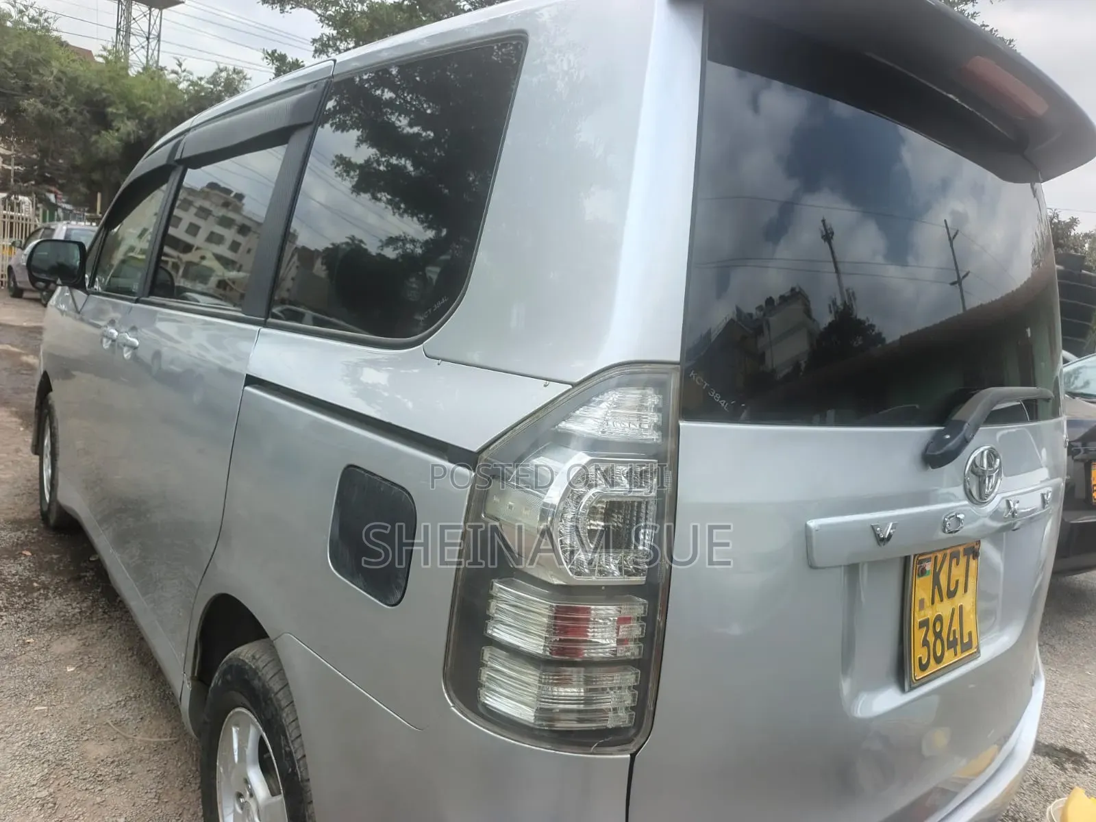 Toyota Voxy 2012 Silver